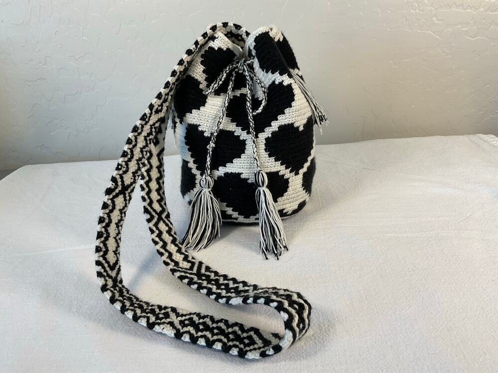 Handmade Wayuu Mochila Crossbody Bucket Bag Black White Crochet Woven Tassel